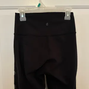 Lululemon leggings size  4 black thumbnail 5