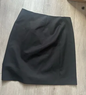Black skirt Size 12 thumbnail 1