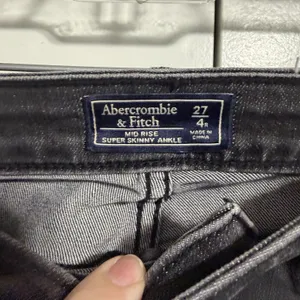 Abercrombie Fitch‎ Womens Super Skinny Ankle Jeans Black Star Print Size 27 thumbnail 3