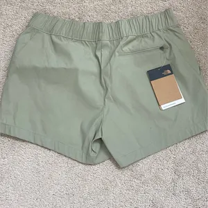 The North Face Shorts for women NWT thumbnail 2