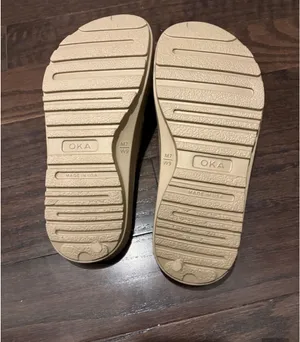 Oka tan foam sandals Size 9 thumbnail 3
