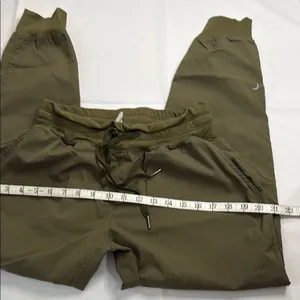 ZYIA Green Elastic Waist Joggers with Cuffed Ankles thumbnail 5