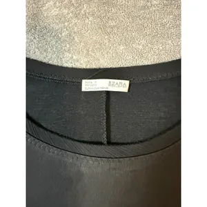 Zara Size Medium Women Black Short Sleeve Mini Dress Pocket Causal Crew Neck‎ thumbnail 2