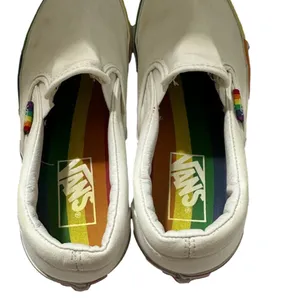 Vans Classic Slip On Size 6 Mems 7 Women Rainbow Foxing Pride White Rainbow thumbnail 2
