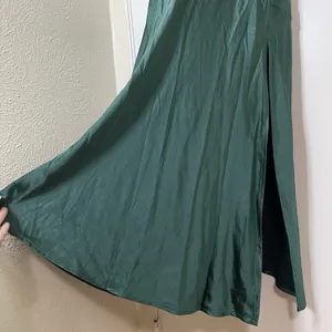 NEW! Selfie Leslie Well Versed Pleated Bust Front Split Dress Forest Green Med thumbnail 9