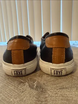 Frye Gia 8M Women’s Black Leather Low-Top Casual Sneakers with White Laces thumbnail 7
