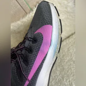 Nike Women's Size 10 Quest Grey Pink Running Sneakers thumbnail 11