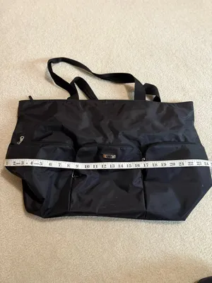 Vintage Tote Duffle Bag in Black thumbnail 3