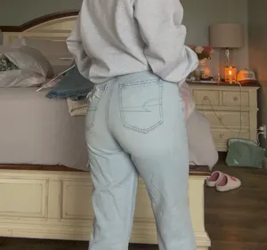 American Eagle Jeans Mom thumbnail 2