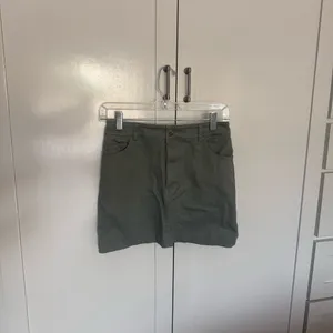 Women’s Forever 21 Mini Skirt Small thumbnail 2