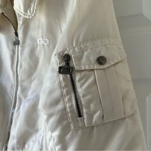 Vintage Guess Jeans Off White Bomber Jacket thumbnail 3