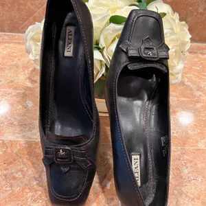 Alfani Black Leather Kitten Heels Women’s Shoex Sz 8.5 M thumbnail 5