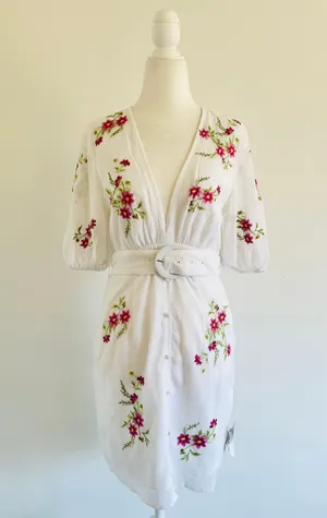 Design White Floral Embroidered Belted Mini Dress thumbnail 5