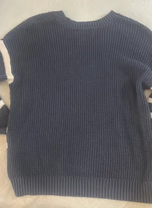Hollister Sweater thumbnail 2