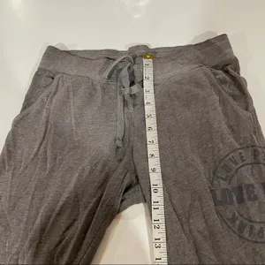 Pink Victoria’s Secret Gray Mid Rise Capri Sweatpants Size‎ XS thumbnail 8