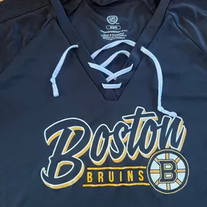 Boston Bruins NHL Women’s Lace Up V-Neck Jersey Tee | M thumbnail 3