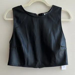 Kirious Faux Vegan Leather Cropped Tank Top, Black Tank, Women’s Size Large thumbnail 5