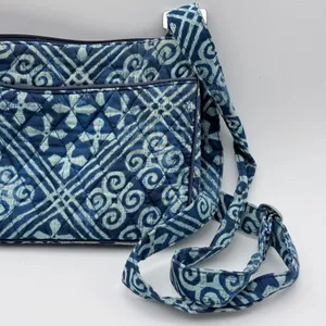 Vera Bradley Crossbody Bag Blue Quilted Batik Geometric Purse Retired Print thumbnail 8
