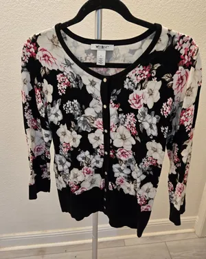 White House Black Market WHBM Floral Button Cardigan Sweater Black Pink Women L thumbnail 1