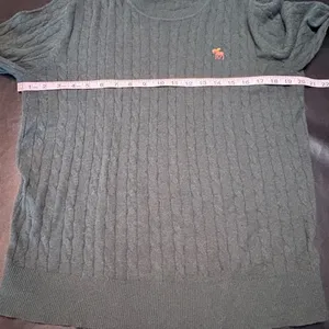 Abercrombie & Fitch Dark Green Cable Knit Sweater size Medium. thumbnail 8