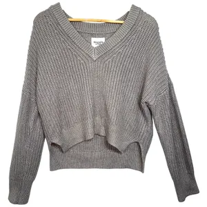 Abercrombie & Fitch Gray Chunky Knit Long Sleeve Cropped V-Neck Sweater Size S thumbnail 2