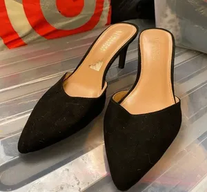 Payless  Size 7 Heel thumbnail 1
