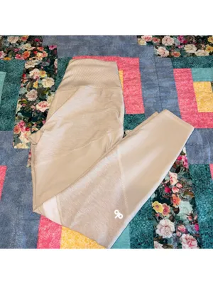 Alo $118 Women's S Aloft High Waist Leggings Size S Beige Workout Or Casual thumbnail 3