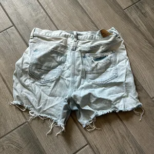 American Eagle mom short thumbnail 5