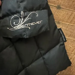 Obermeyer black slim black quilted insulated puffer XS jacket thumbnail 2
