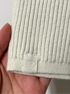 Lululemon Ribbed Knit High-Rise Short Size 8 Sweater Cream 8" thumbnail 5