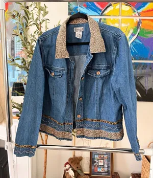 Y2K Vintage Western Country Boho Chic Leopard Print Beaded Trim Denim Jacket thumbnail 1