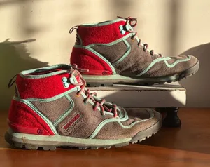 Merrell Eagle Origins Felt Charcoal Red Hiking Boots Womens Size 7‎ Retro Suede thumbnail 1