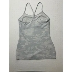 Lululemon Power Y Tank Top Size 8 Gray Camo Print Built-In Bra Luon Yoga thumbnail 2