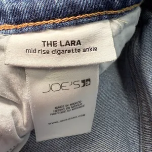 Joes Jeans The Lara Mid Rise Cigarette Ankle‎ Jeans Distressed Raw Hem Blue 28 thumbnail 4