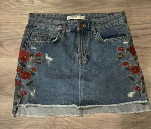 Zara size Medium denim skirt with floral details thumbnail 1