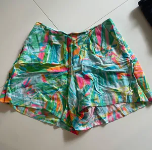 Lilly Pulitzer Colorful Shorts thumbnail 1