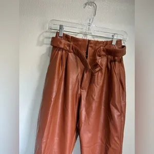 Abercrombie and Fitch Belted‎ faux leather Ankle Pants thumbnail 4