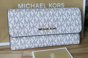 Michael Kors Wallet thumbnail 1