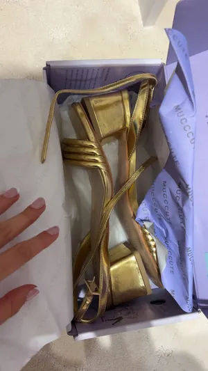 Mucccute gold sandals for hoco/ any occasion thumbnail 2