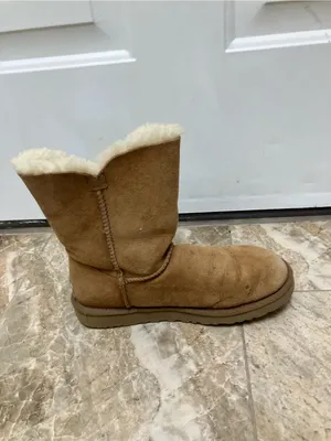 UGG Chestnut Bailey Button Boots thumbnail 4