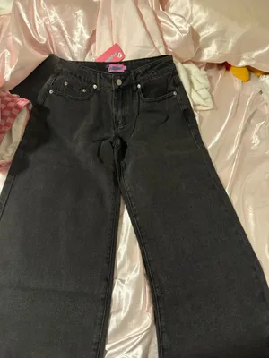 Edikted Petite Low-Rise Jeans thumbnail 6