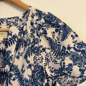 Anthropologie Somerset Maxi Dress XS Blue White Floral Tiered Smocked Waist thumbnail 4