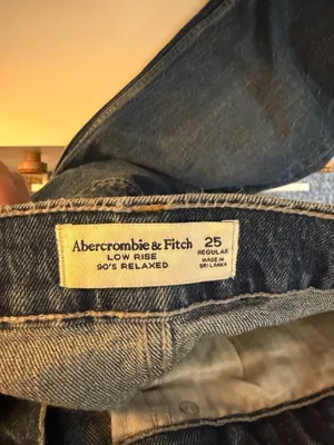 Abercrombie Low-Rise 90s Relaxed Jeans thumbnail 3