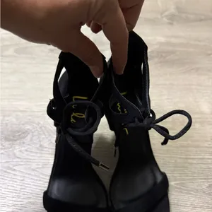 •LULUS• BLACK STRAPPY HEELS thumbnail 9