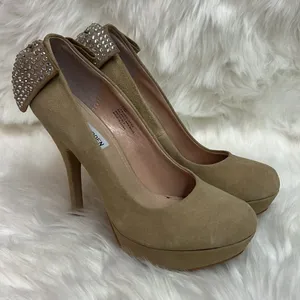 Steve Madden‎ Cake Suede Nude Heels with Rhinestone Bow Size 7.5 B-25 thumbnail 3