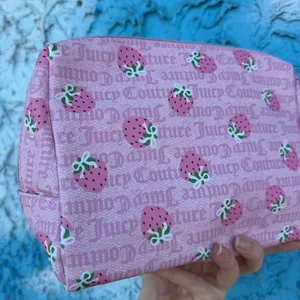 Juicy Couture Pink Strawberry Makeup Bag Y2K Cosmetic Pouch NWT thumbnail 3