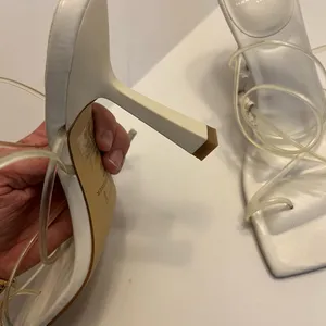Marc Fisher LTD Dariana Strappy Sandal size 8 white‎ thumbnail 5