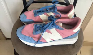 Size 8 New Balance Blue/Hazy Rose/White 237 V1 Sneaker. In EUC! thumbnail 3