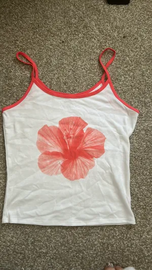 Walmart A flower summer cute hibiscus tank top lined with summary red/pink lining for the straps and along the top of the tank top thumbnail 2