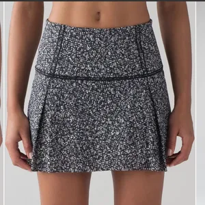 Lululemon Lost In Pace Skirt (Tall) (15") Daisy Dust Alpine White Black / Black thumbnail 3